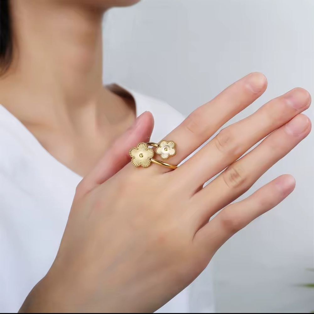 Chic Gold Floral Double Flower Ring - Picture 2 of 7